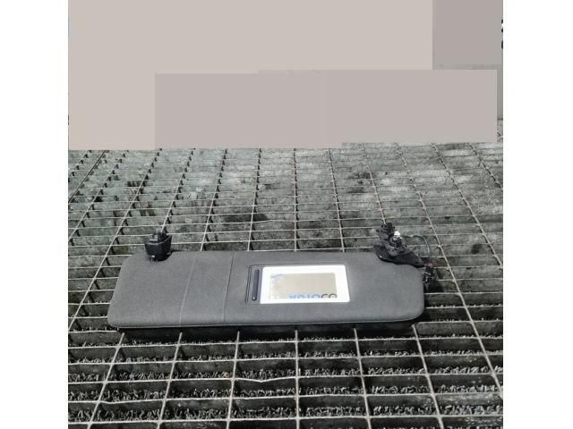 bontott AUDI Q7 Jobb Napellenző