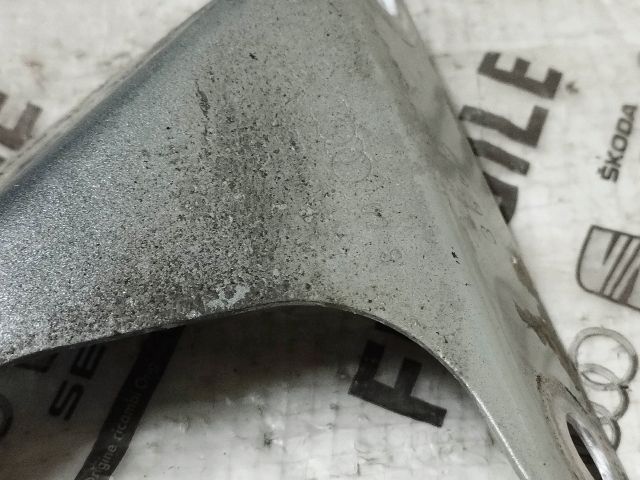 bontott AUDI Q7 Jobb Sárvédő Oldaltartó