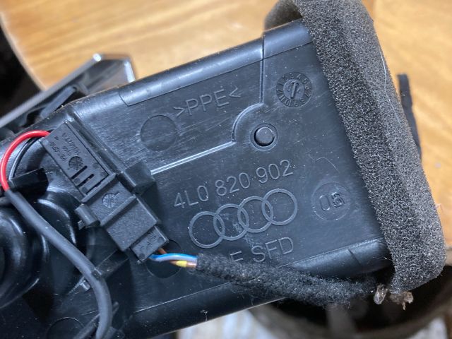 bontott AUDI Q7 Jobb Szellőző