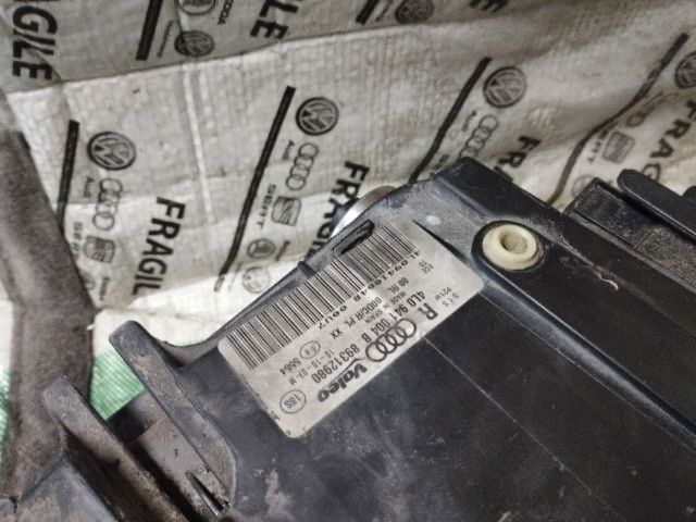 bontott AUDI Q7 Jobb Xenon Fényszóró