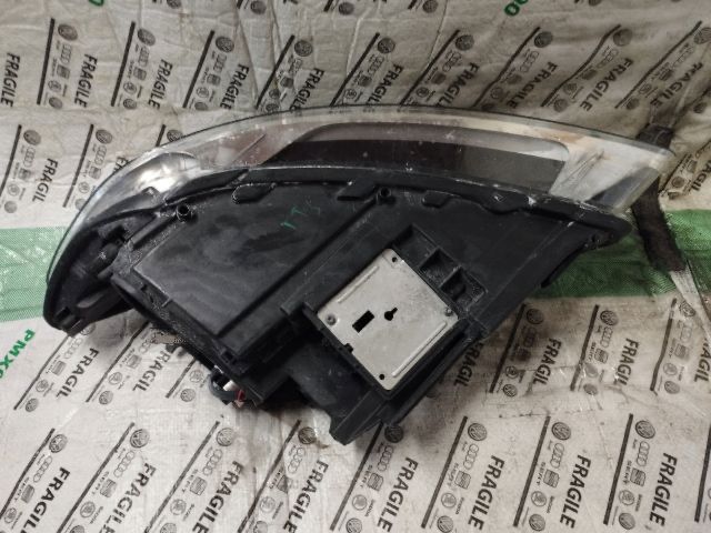 bontott AUDI Q7 Jobb Xenon Fényszóró