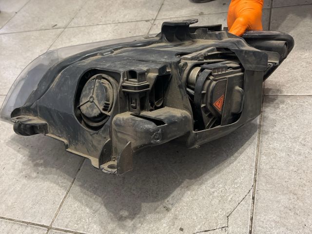 bontott AUDI Q7 Jobb Xenon Fényszóró