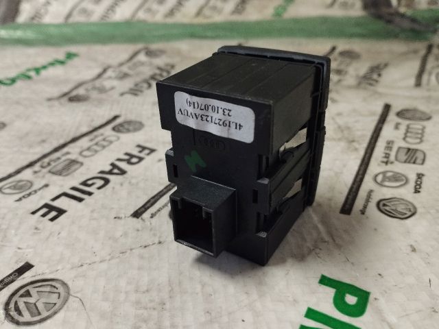 bontott AUDI Q7 Kapcsoló (Magában)