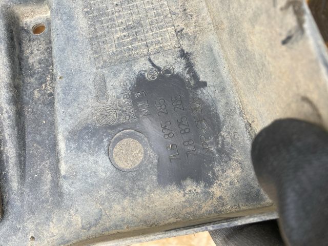 bontott AUDI Q7 Kartervédő