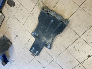 bontott AUDI Q7 Kartervédő