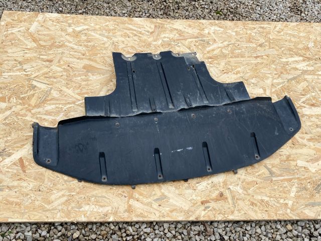 bontott AUDI Q7 Kartervédő