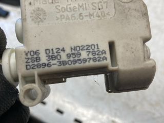 bontott AUDI Q7 Kesztyűtartó Nyitó Kar / Gomb