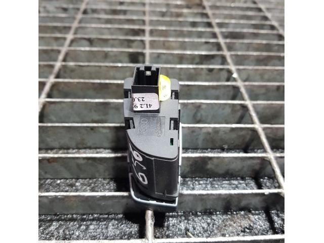 bontott AUDI Q7 Kesztyűtartó Nyitó Kar / Gomb