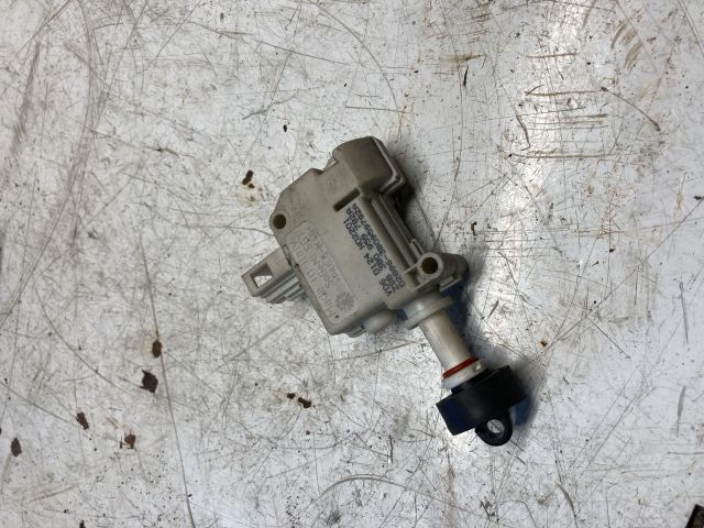 bontott AUDI Q7 Kesztyűtartó Nyitó Kar / Gomb