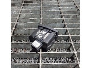 bontott AUDI Q7 Kesztyűtartó Nyitó Kar / Gomb