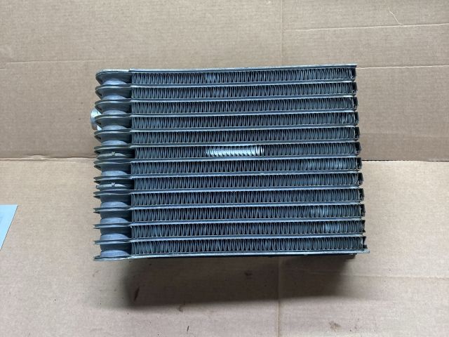 bontott AUDI Q7 Klíma Párologtató