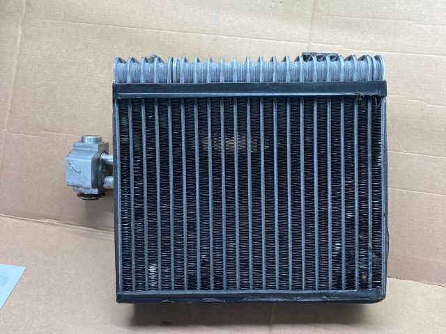 bontott AUDI Q7 Klíma Párologtató