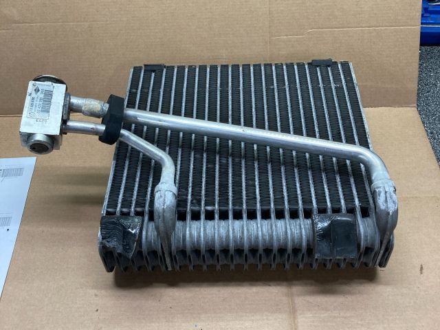 bontott AUDI Q7 Klíma Párologtató