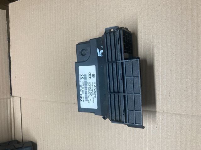 bontott AUDI Q7 Komfort Elektronika