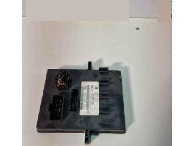 bontott AUDI Q7 Komfort Elektronika