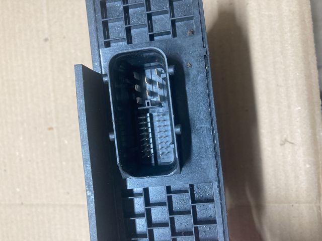 bontott AUDI Q7 Komfort Elektronika