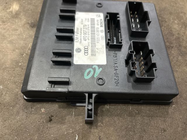 bontott AUDI Q7 Komfort Elektronika