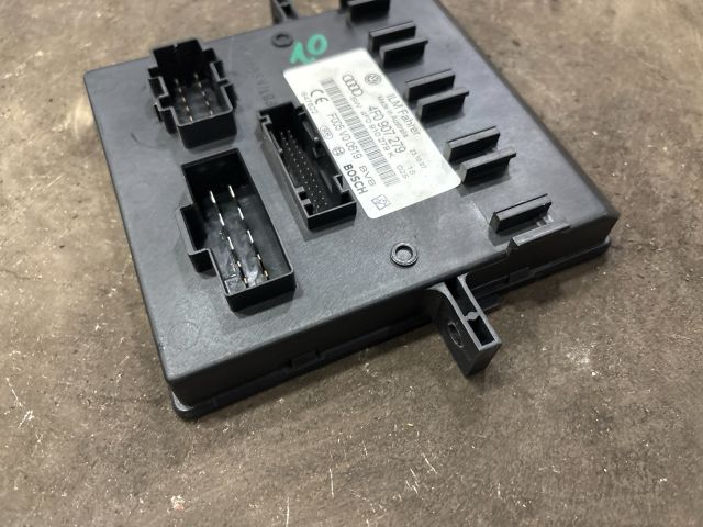 bontott AUDI Q7 Komfort Elektronika