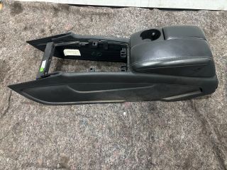 bontott AUDI Q7 Könyöklő