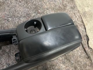 bontott AUDI Q7 Könyöklő