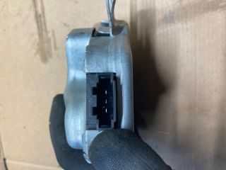 bontott AUDI Q7 Kormányzár (Elektromos)