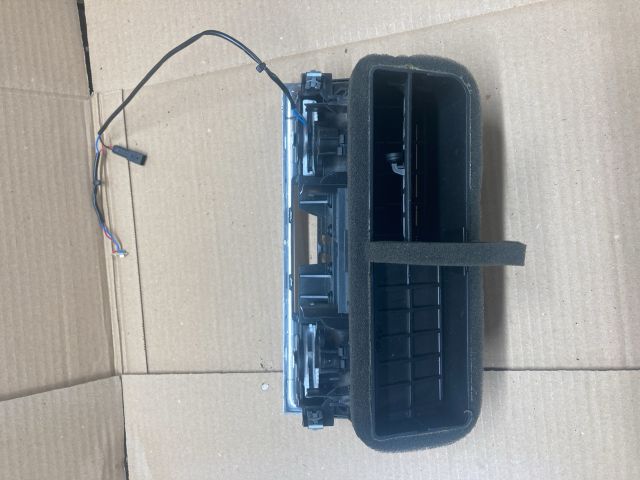 bontott AUDI Q7 Középső Szellőző