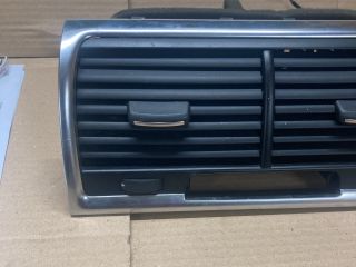 bontott AUDI Q7 Középső Szellőző