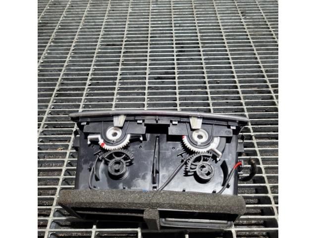 bontott AUDI Q7 Középső Szellőző