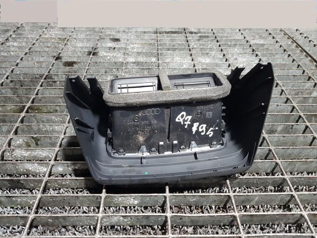 bontott AUDI Q7 Középső Szellőző