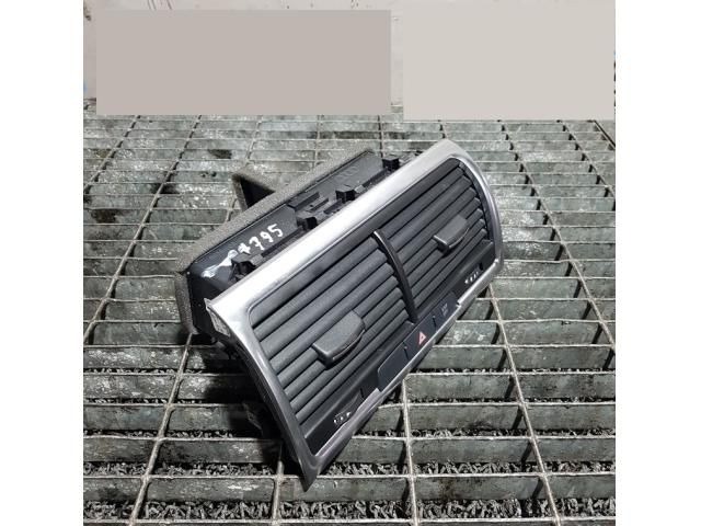 bontott AUDI Q7 Középső Szellőző