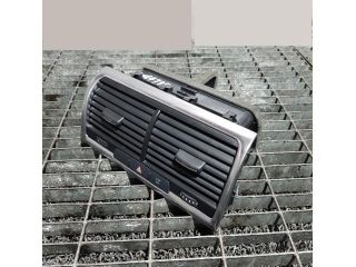 bontott AUDI Q7 Középső Szellőző