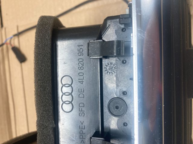 bontott AUDI Q7 Középső Szellőző