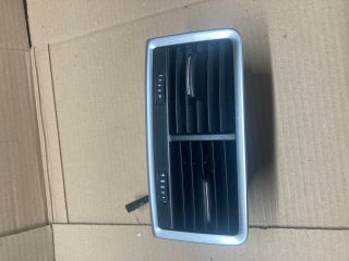 bontott AUDI Q7 Középső Szellőző