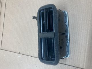 bontott AUDI Q7 Középső Szellőző