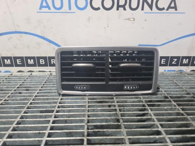 bontott AUDI Q7 Középső Szellőző