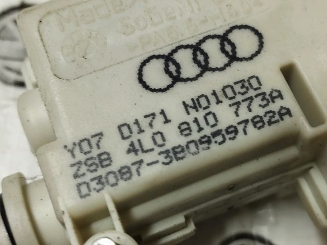 bontott AUDI Q7 Központizár Motor Tankajtó