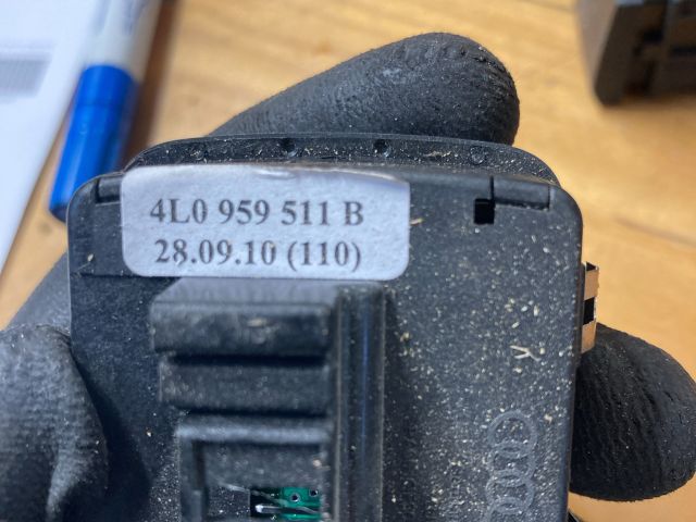 bontott AUDI Q7 Légrugó Kapcsoló