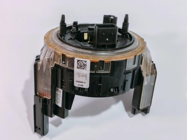 bontott AUDI Q7 Légzsák Átvezető Szalagkábel