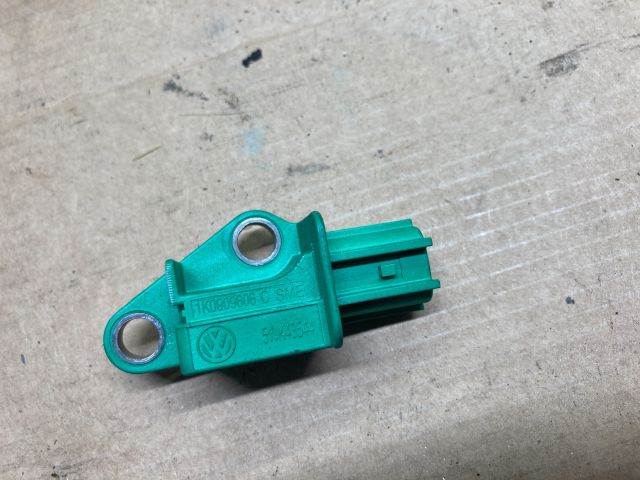 bontott AUDI Q7 Légzsák Indító Modul Oldallégzsák