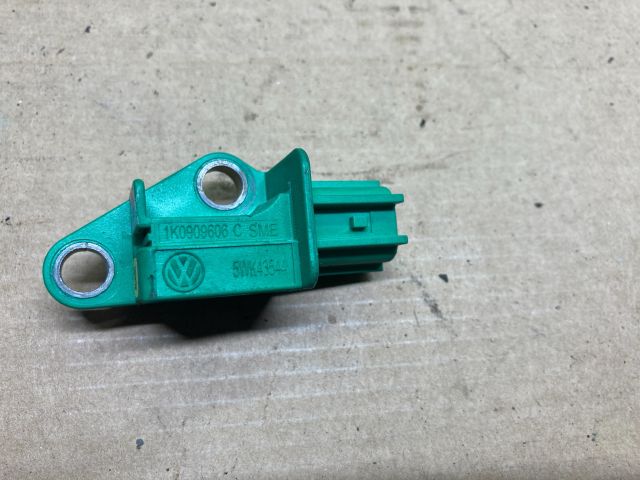 bontott AUDI Q7 Légzsák Indító Modul Oldallégzsák