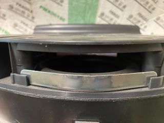 bontott AUDI Q7 Mélynyomó Hangszóró