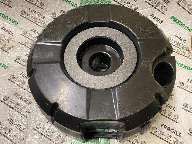 bontott AUDI Q7 Mélynyomó Hangszóró