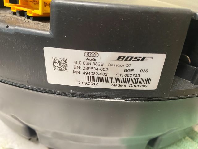 bontott AUDI Q7 Mélynyomó Hangszóró