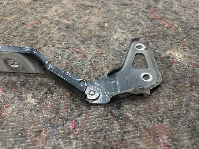 bontott AUDI Q7 Motorháztető Bal Zsanér