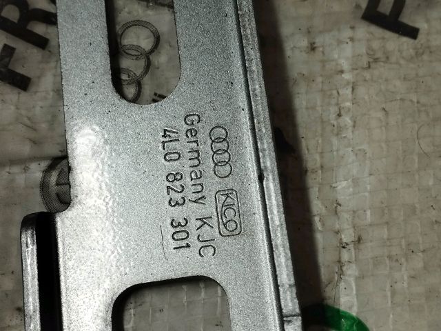 bontott AUDI Q7 Motorháztető Bal Zsanér