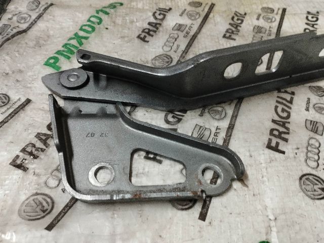 bontott AUDI Q7 Motorháztető Bal Zsanér