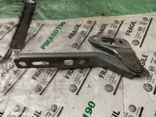 bontott AUDI Q7 Motorháztető Jobb Zsanér