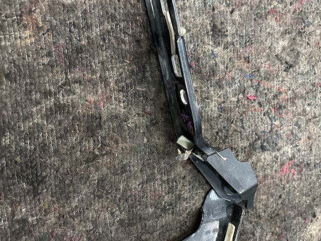 bontott AUDI Q7 Motorháztető Jobb Zsanér