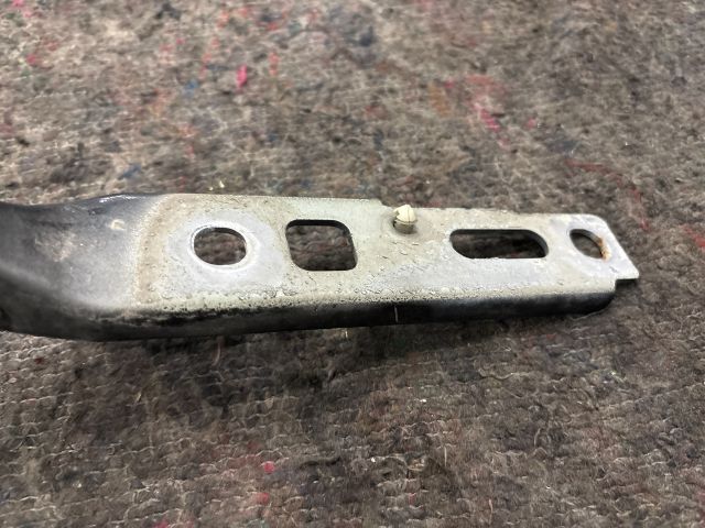 bontott AUDI Q7 Motorháztető Jobb Zsanér