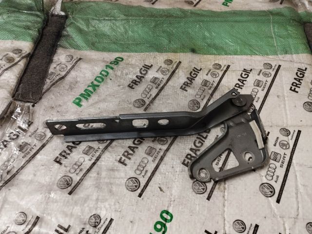 bontott AUDI Q7 Motorháztető Jobb Zsanér